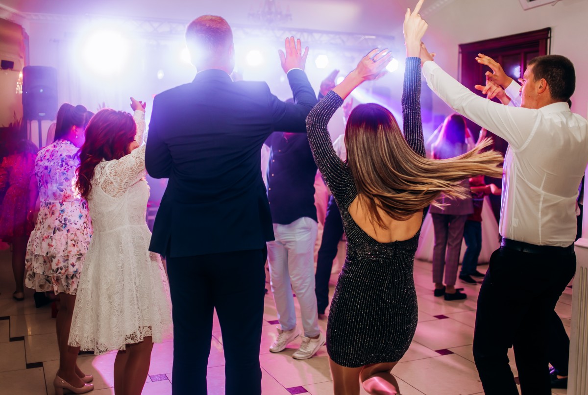 Baile de invitados de una boda flashmob