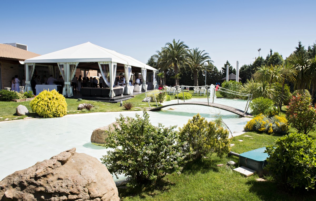 boda en verano al aire libre de dia